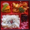 「明日の日替り弁当はアジのピカタ」