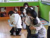 親子体操でママとギューッ♥「今日は「たまて箱」がありました！」