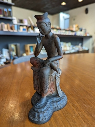 インテリア用の仏像＜石粉＋合成樹脂＞「仏像は凛々しいです「石狩と札幌を中心に地域密着の仏壇店・いのりや　です」」