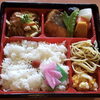 「明日の日替り弁当は「手羽先の唐揚げ」」