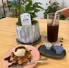 スイーツ ワッフル「ゴールデンボンバー好きさんの 食堂喫茶 甲賀市」