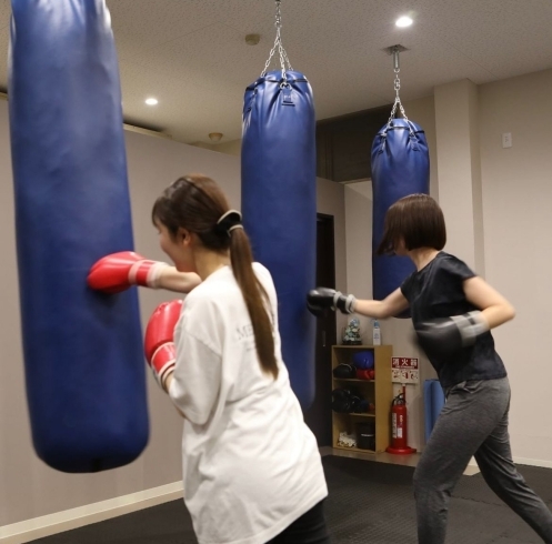 サンドバッグでのトレーニング「ボクシング&フィットネスジム　甲賀市」