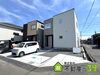 右：１号棟、左：２号棟「【完成しました✨即内覧可！】藤枝市藤岡に全２棟🏠並列駐車３台（軽自動車含）🚗藤岡小・西益津中エリア🏫幹線道路アクセス良好✨約４０枚の現地写真＆パノラマ公開中📸藤枝市の家探し・土地情報も地域密着の不動産の39へお任せください🐰🏠」