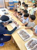 「八女市で保育園をお探しの保護者様へ　生き物触れ合い体験🦑🐟」