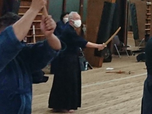 教士七段も一緒にお稽古。剣道形がしっかり学べます。「おとなの剣道教室 入館キャンペーン！！」