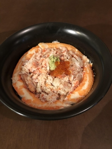 かに丼　2500円　「かに鍋はじめました」