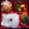 「明日の日替り弁当は鶏塩唐揚げ」