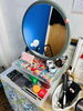 椅子の横に鏡と整髪料、簡単な化粧品もご用意してます「【証明写真】で応援！！お得なセット割＆学生さんは学割があります！!」