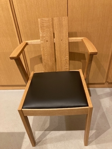 LOGチェア(張座)「個性的な素朴な椅子　LOGチェア　椅子・いす・チェアをお探しなら札幌の家具専門店『彩工房畑山』へ」