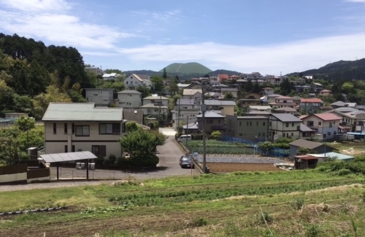 真っ正面に大室山が望めて空気がおいし〜い。「伊豆高原ゆうゆう倶楽部 会員募集中」