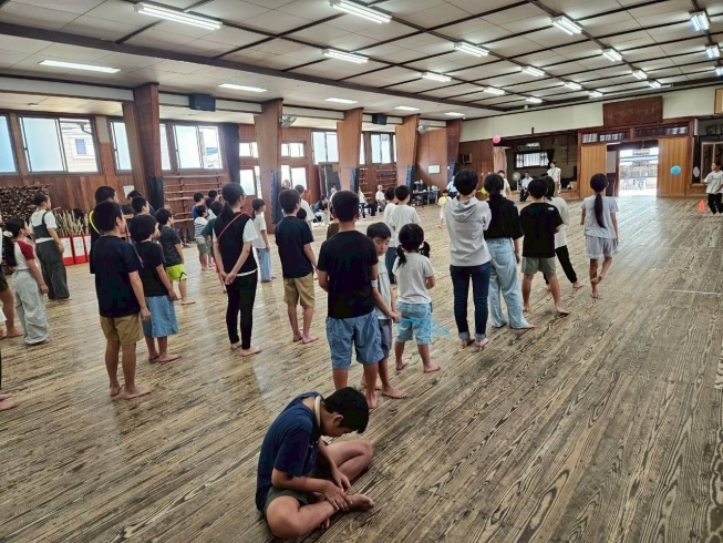 風船運びリレー「夏季錬成会を開催しました!剣道・なぎなた少年部合同でお楽しみ会【8/17】」