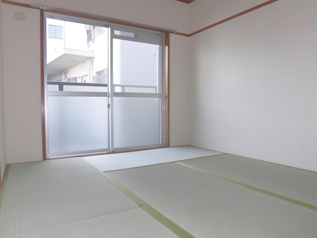 ＤＫの隣は６帖の和室です「阪急伊丹駅徒歩５分の賃貸マンション」