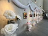 スペシャルな飾り付けをしています♪「まなび広場で結婚披露宴♡ ギャラリーの展示準備をしてきました😊」