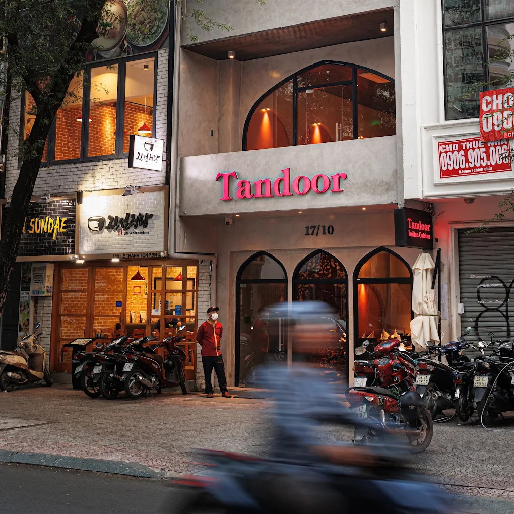 「Tìm Nhà hàng Ấn Độ ? Trải Nghiệm Thử Cà Ri Gà Tại Tandoor Lê Thánh Tôn」