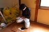 設計士も現場に行き、解体の様子を見たり現場の職人さんに話を伺いながらメモを取ってる様子。「👷工事進捗(名張市 O様邸)」