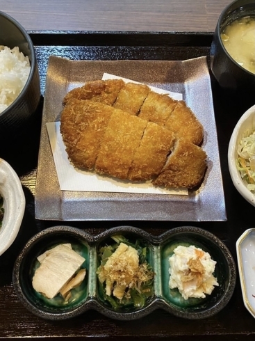 ガッツリ行きたい時はトンカツ定食で！「新掲載店『うまい処　京てんとう』」