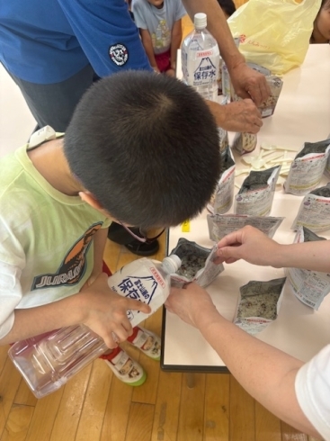 「全園児で防災訓練のあと、年長さんが非常食を作りました！【白井保育園　防災訓練　非常食】」