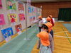 他のお友達の絵も見てみよう！「園外保育★輝く未来展見学」