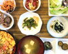 元気・健康になる 麹漬け鳥そぼろ二色丼「元気・健康になる 麹漬け豚肉のにんにく醤油　南区で腸活ランチが食べられる古民家カフェ」