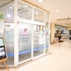 店舗は、フジグラン松山4階にあり、買い物ついでに気軽に立ち寄ることもできる結婚相談所です。