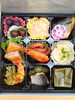 「お弁当　折詰め　つまみ折り　🎵」