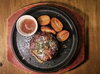 人気のハンバーグ「サマーランドランド帰りにピッタリ！肉イタリアン～ランチ・ディナー・パーティー（宴会、歓送迎会、忘年会、新年会、女子会）サマーランド帰りにご利用頂ける秋川のイタリアン肉バル【グリルダイニング COLLABO】〜」