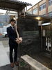 中学校正門にて「中学校のPTAさん向けに講演会」