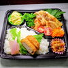 変わり商品　豚生姜焼き＆チキンカツ「8月8日のお弁当」