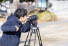 本格的なカメラを使って撮影します「【お仕事体験】「6/15　やさしいマルシェ」で撮影＆動画編集体験してくれるキッズ募集！　映像制作クルーとしてイベントをレポート✨」