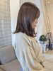 「ロイヤルベージュでつくる、大人きれいなミディアムスタイル」