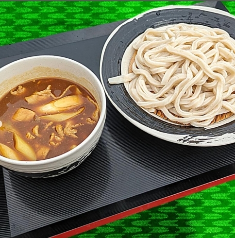 「美味しいカレーうどんありますよ！」