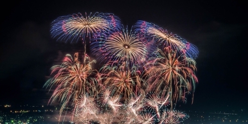 花火マニア 安斎幸裕がお届けする花火ウンチク 長岡花火19 完全攻略ガイド まいぷれ 長岡市 花火マニア 安斎幸裕がお届けする花火ウンチク 長岡花火19 完全攻略ガイド まいぷれ 長岡市