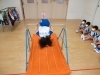 上手に前回りをする園児（年中組）②「今日は鉄棒にチャレンジ！」