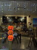 パンプキンライトが点灯「🎃✨【KOH季節の飾り付けプロジェクト】 ハロウィンで夜の街もぽっと明るく🌙🕯」