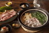 しゃぶしゃぶのお肉を使用した鍋「均一祭開催!!　★情熱が生んだ旨味・和豚もちぶた★」