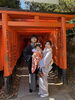 お客様が送って来たお写真です。「新年のご挨拶と、リピーターご家族の心あたたまる着物体験」