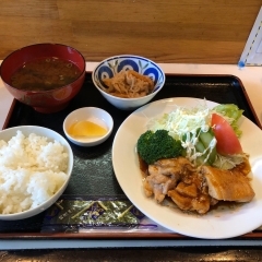 鶏肉の照り焼き定食