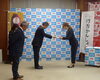 委嘱状を受け取る、高木隊員「「行方市地域おこし協力隊」着任式が開催されました。」