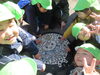 行方市のマンホール「コテラスへ散歩＆麻生小学校の先生による保育体験🌷」