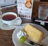 「大人の生け花ワークショップ(３回目)　ハロウィンカラーのお花　生米シフォンケーキセット付き　カウベルコーヒー様の夜カフェ時間にて開催」