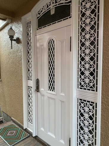 塗装完了です。綺麗になりました。「玄関ドアの汚れ気になりませんか？」