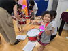 楽譜をみてリズムを確認！「「音楽って楽しい！」笑顔いっぱいの千葉市リトミック♪ 体験レッスン受付中」