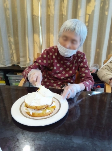 ケーキ作り🎂(人''▽`)ありがとうございます!「1月生まれの方のお誕生会を㊗️しました💕」