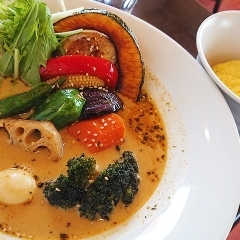 【滝沢市】スープカレー チニタ／やわらかチキンと彩り野菜（税込1,350円）