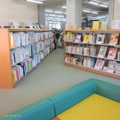 誰でも利用しやすい図書館を目指して！！【あかちゃんタイム】実施中！！