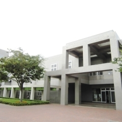 千葉工業大学　新習志野図書館