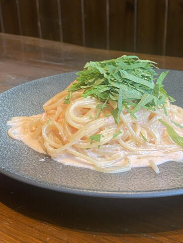 お子様人気の明太クリームパスタ「秋川でパスタを食べるならCOLLABOへ~ランチ・ディナー・パーティー(忘年会、新年かあ)でご利用頂ける洋風バル【グリルダイニング COLLABO】」