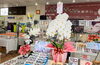 店内にはいただいたお花がたくさん♪「【数量限定】リニューアルオープン企画開催中！伊予店限定！【伊予でメガネ・補聴器のことならアイアイエー伊予店】」