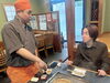 「人気芸人『石黒ヨンペイ』さんがご来店！柴又もんじゃに柴又ラムネ！お好み焼きに鉄板焼き！沢山食べてくれました😊【美味しい！食べたい！昭和レトロな下町！人気の柴又もんじゃ店】」