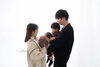 家族写真「「家族が、4人になった日」宮崎市のニューボーンフォトで残す、きょうだいの"はじめまして"」